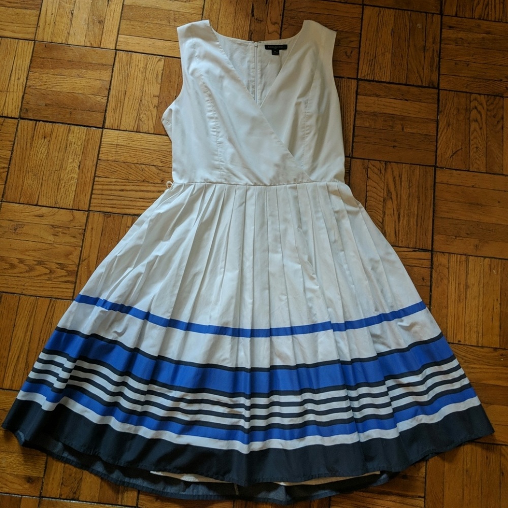 Banana Republic sheath dress w/ pleated skirt - 12